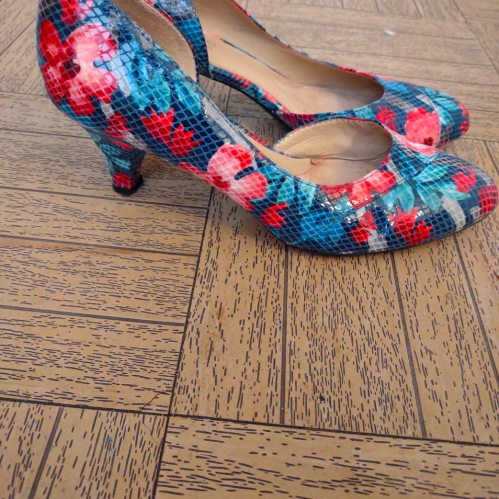 S7 dress shoe